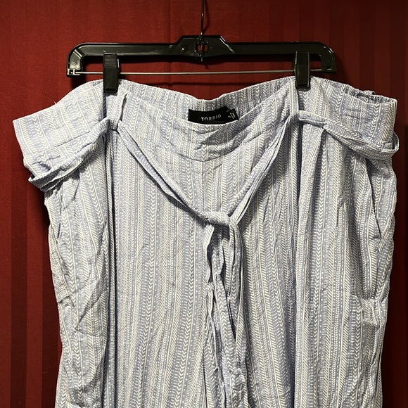 NWT Torrid 3 - light blue boho vertical stripe, gauze, wide leg, belted pants - Picture 4 of 13